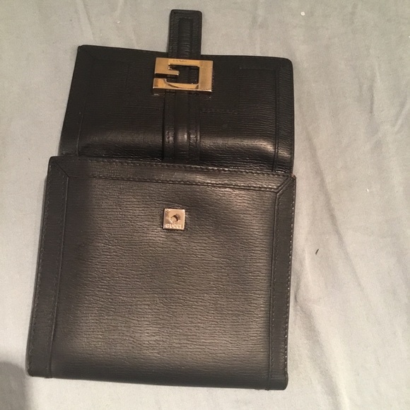 GUCCI WALLET IN GOOD PRE-LOVED CONDITION ๐ฅ๐ฅ๐ฅ๐๐ค๐ฎ๐น๐ฎ๐น๐ฎ๐น๐ฎ๐น - Picture 4 of 12